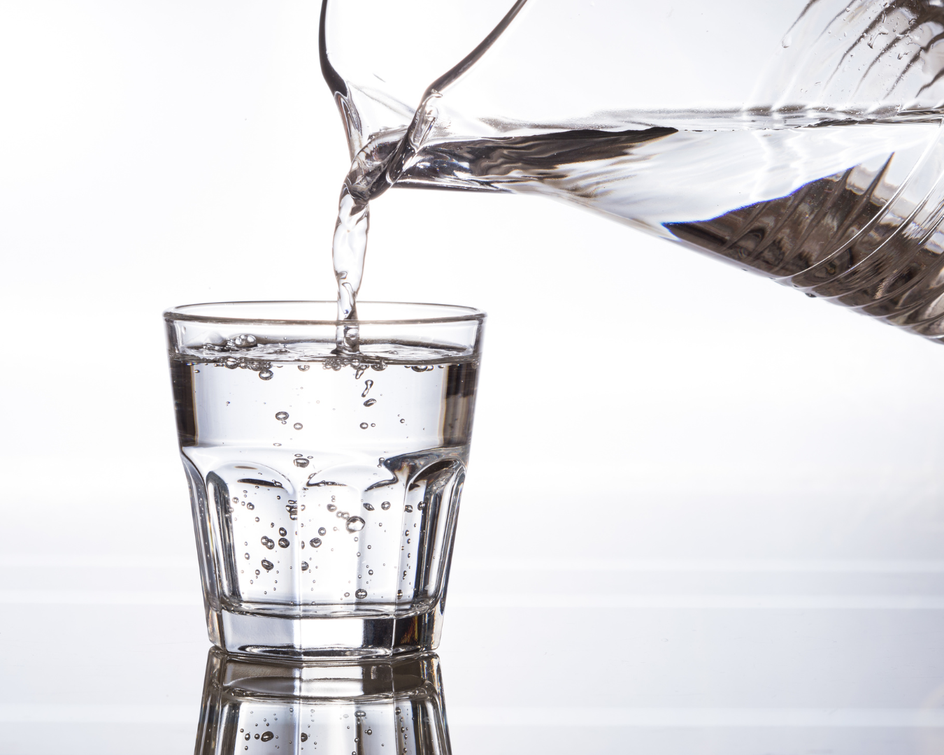 Hydration und Schlaf: Warum Trinken für den Schlaf so wichtig ist