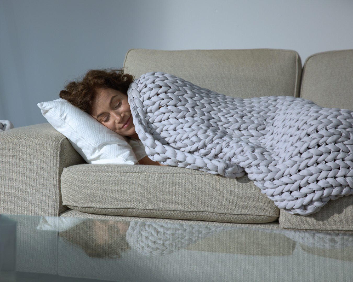 Wie lange darf man unter einer Gewichtsdecke schlafen? So nutzt du sie richtig